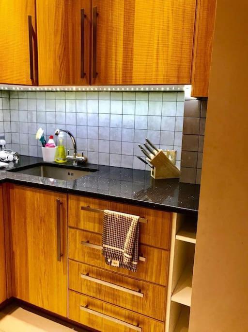 Stunning 2 Bed/2Bath Flat In Heart Of Kensington Londres Exterior foto