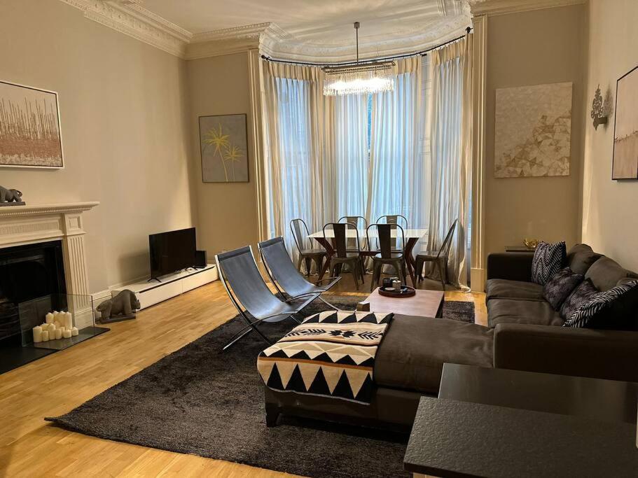 Stunning 2 Bed/2Bath Flat In Heart Of Kensington Londres Exterior foto